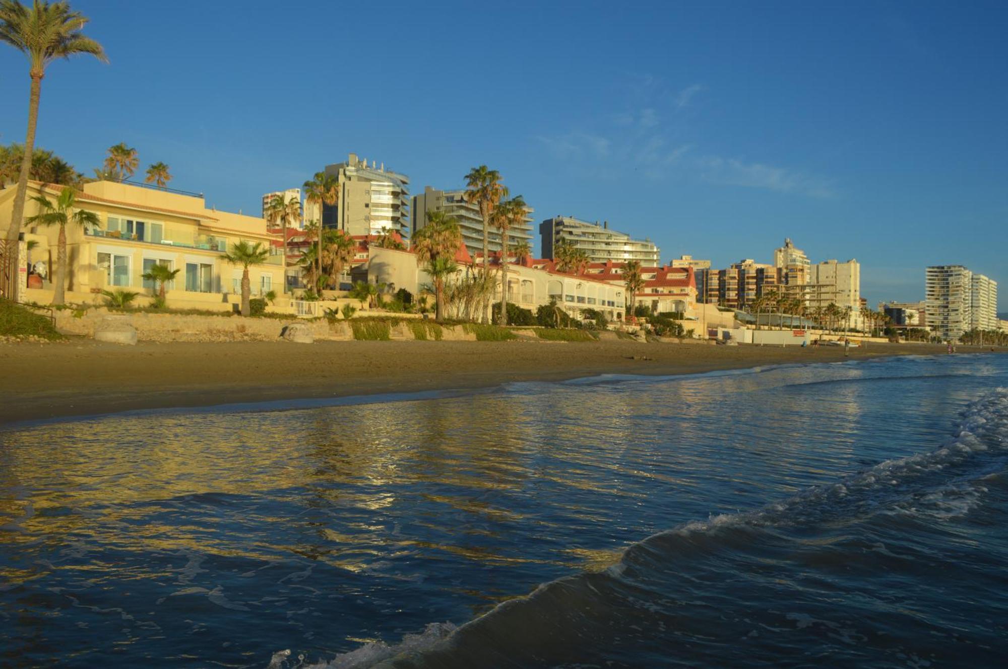 Espectacular Apartamento A Pie De Playa En Chalet Roquetes Alicante Bagian luar foto