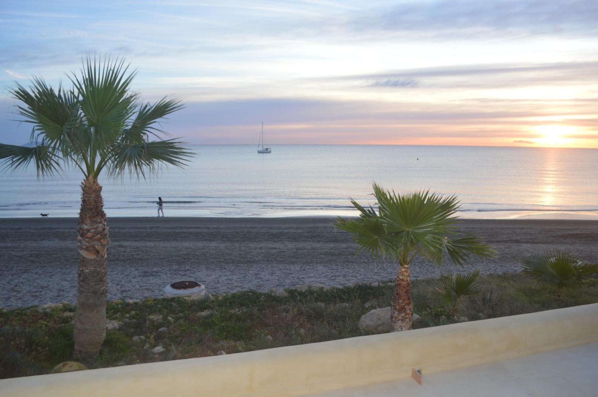 Espectacular Apartamento A Pie De Playa En Chalet Roquetes Alicante Bagian luar foto